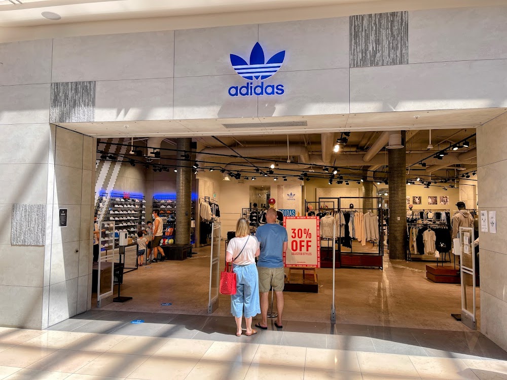 adidas Outlet Store Aurora, Chicago Premium Outlets — recent sportswear store photo in Aurora, Illinois (Google Business Profile)
