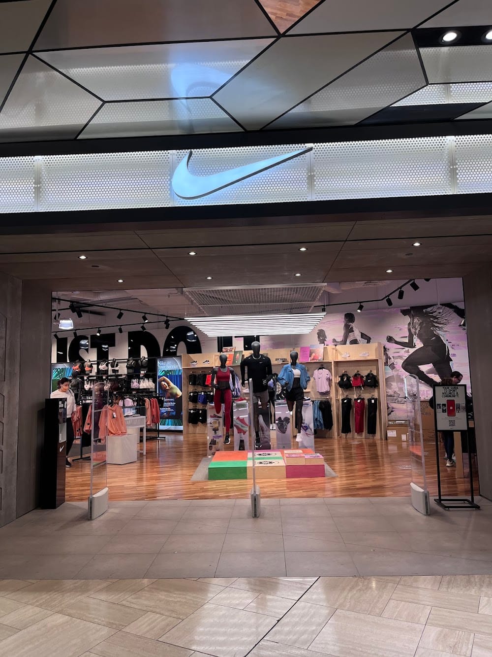 NIKE EMPORIUM — recent running store photo in Melbourne VIC 3000, VIC (Google Business Profile)