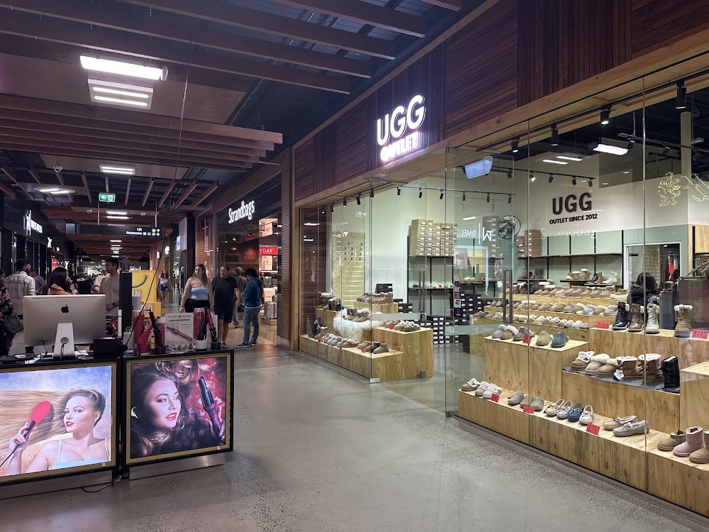 UGG Fashion Outlets of Chicago — recent shoe store photo in Rosemont, IL (Google Business Profile)