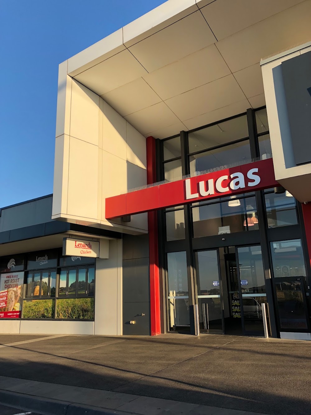 Woolworths Lucas — recent supermarket photo in Alfredton VIC 3350, VIC (Google Business Profile)