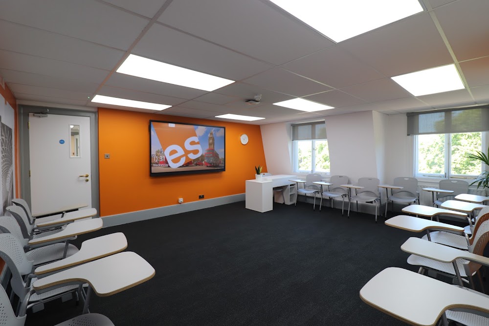 ES World London campus — recent english language school photo in London WC1H 0AA, Greater London (Google Business Profile)