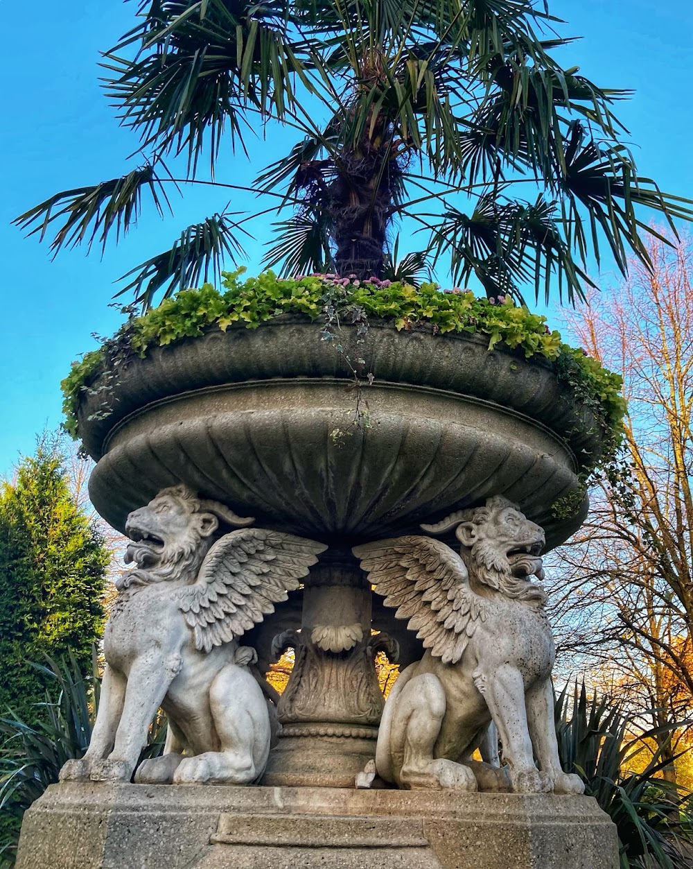 Griffin Tazza (Lion Vase) — recent historical landmark photo in United Kingdom, Greater London (Google Business Profile)